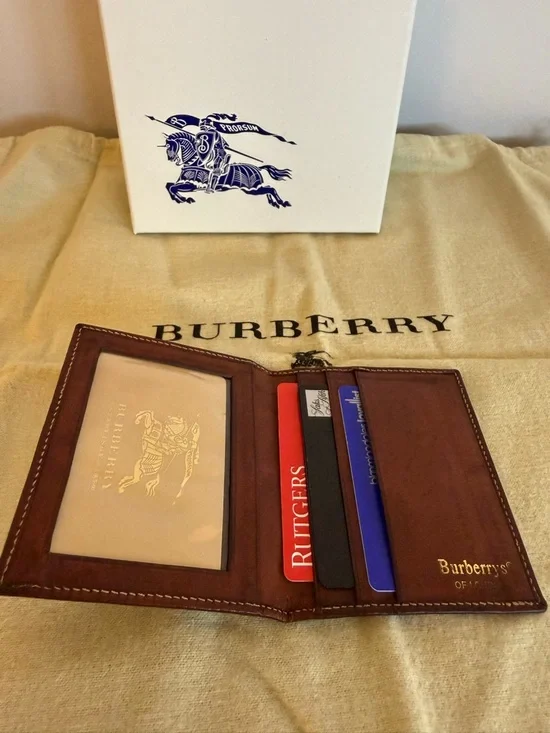 Vintage Burberry Pebbled Leather Handbag and Bi-fold Wallet with Haymarket Check - Picture 13 of 15